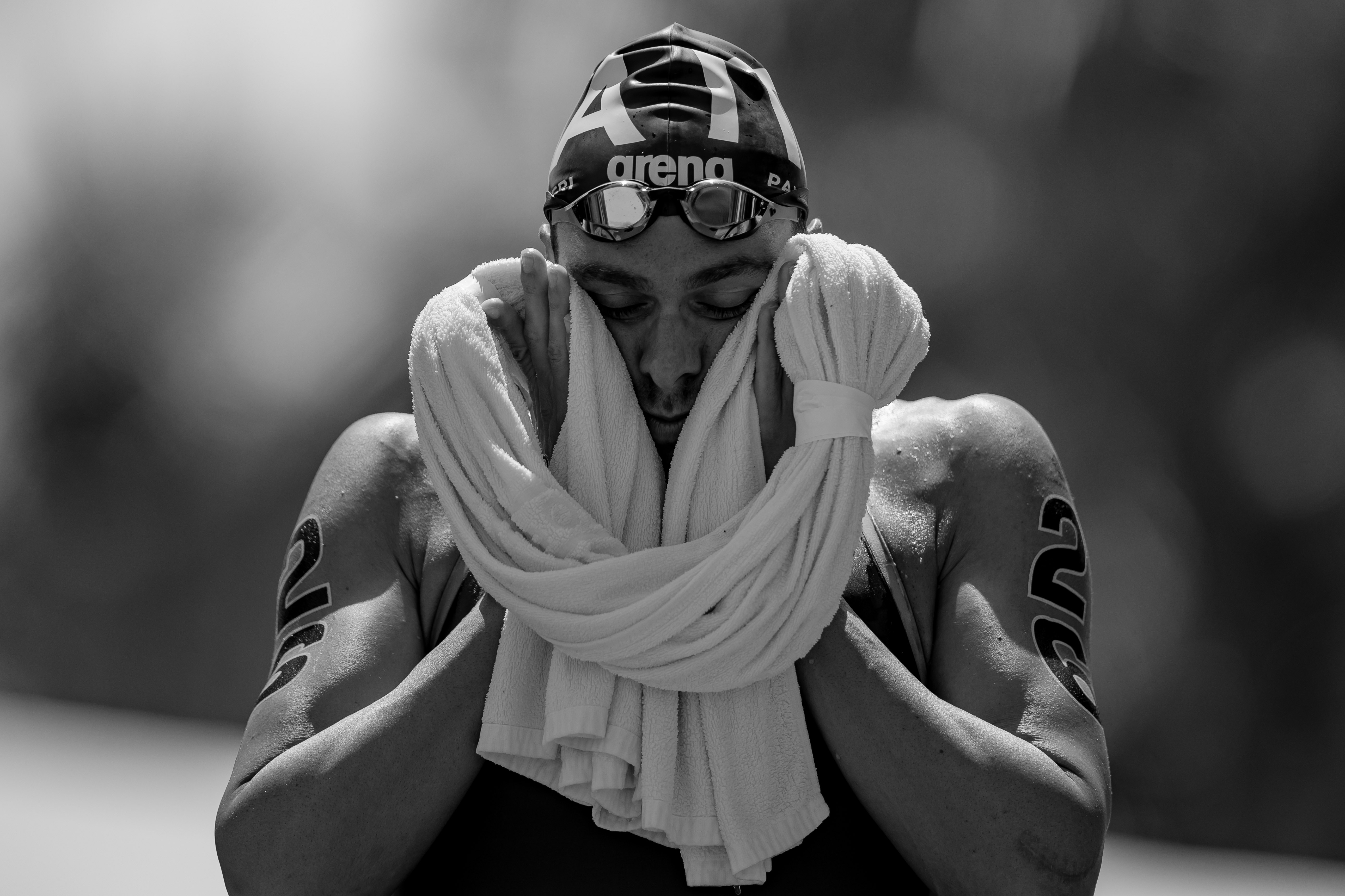 Gregorio Paltrinieri preparing before the open water race in Singapore