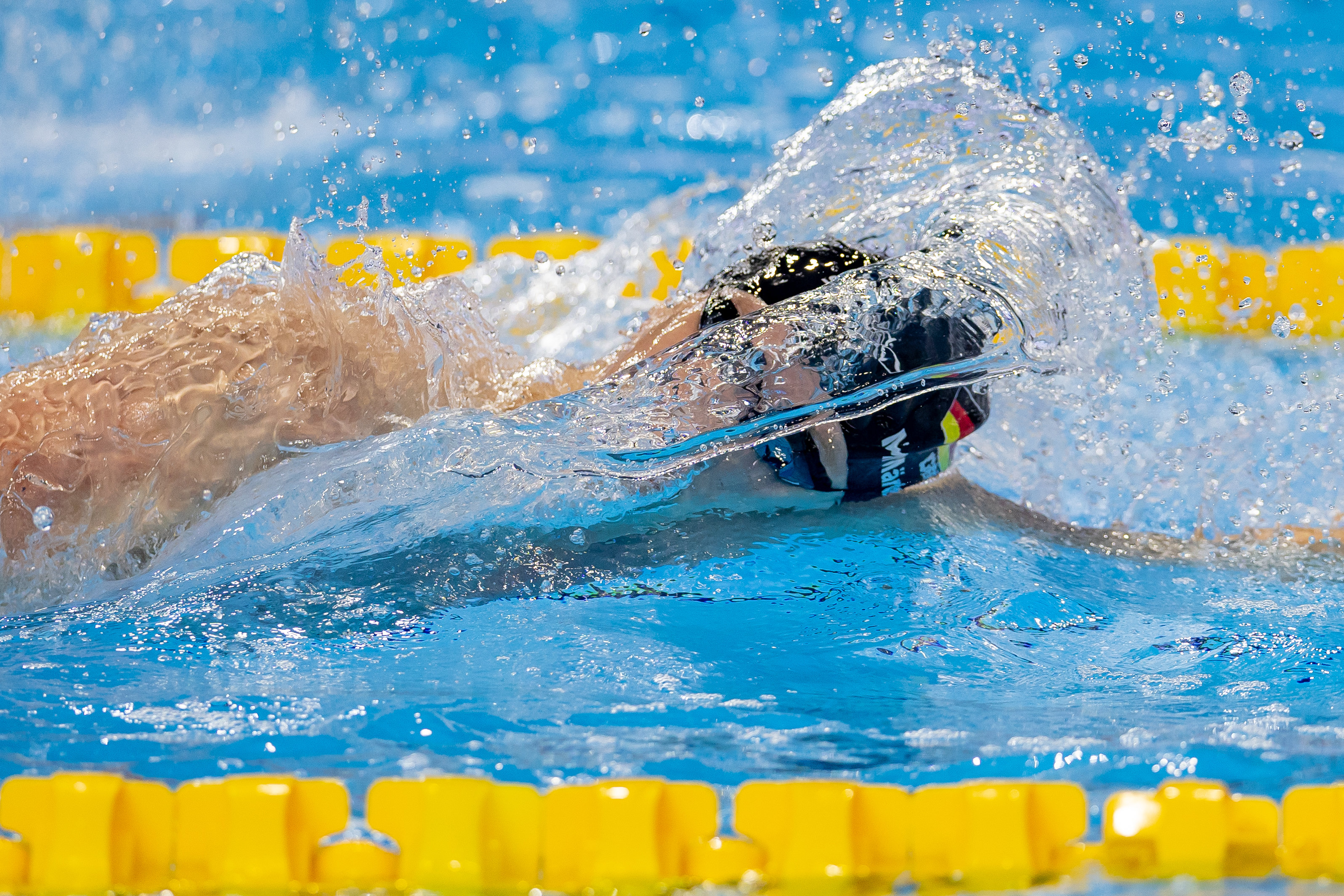 Lukas Maertens creating a wave during the World Championships Singapore 2025