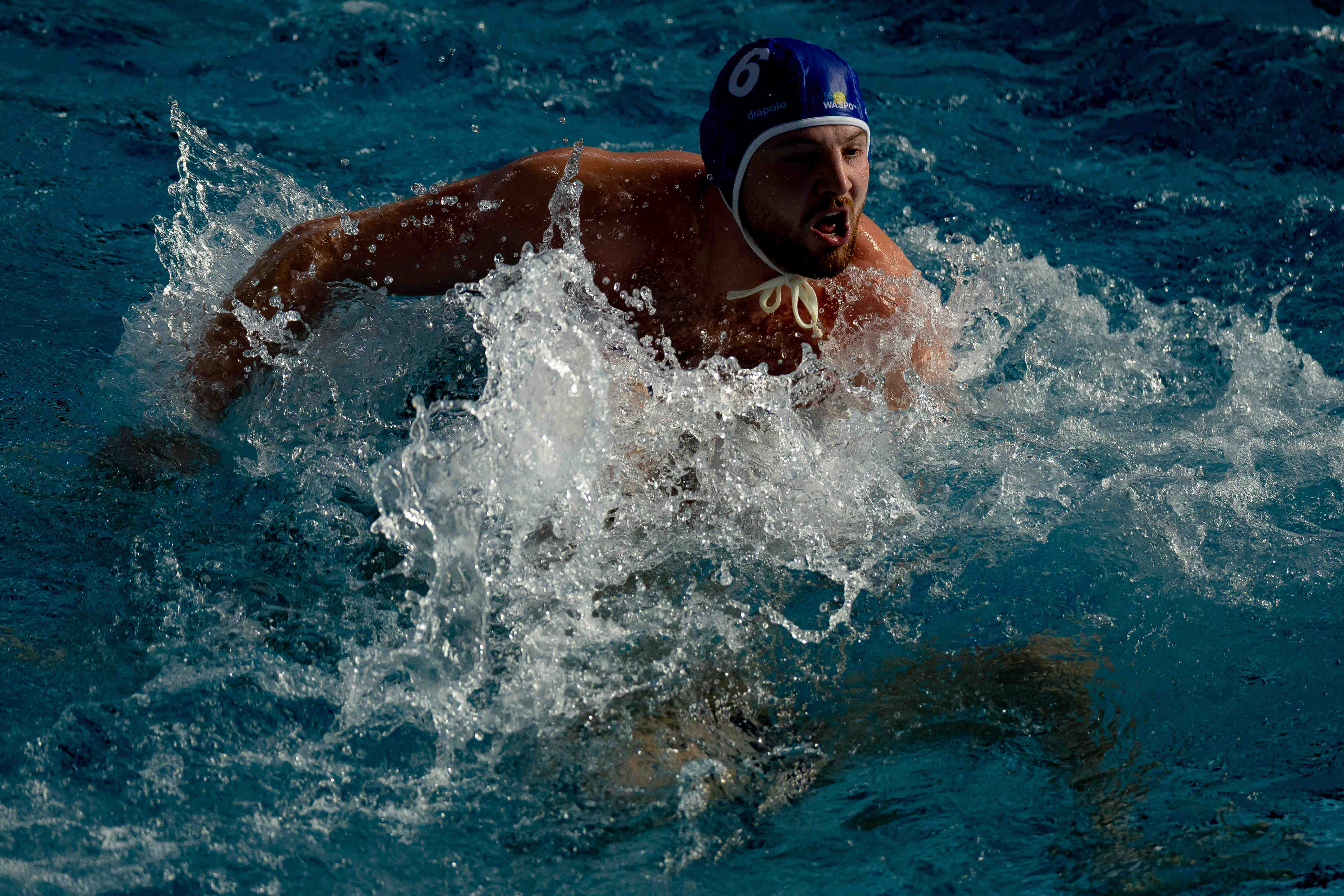 Water polo center fight