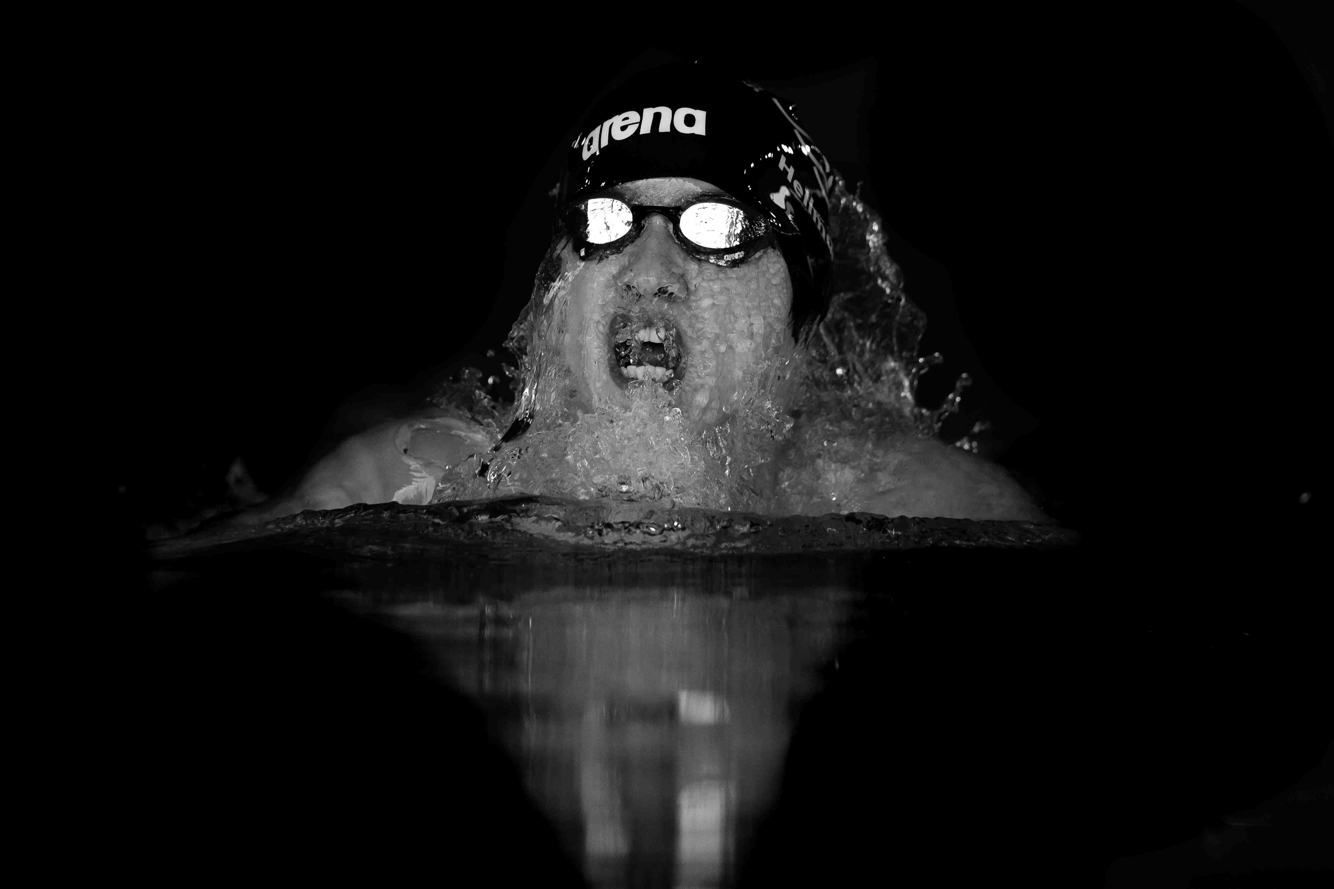SMK goggles reflecting light